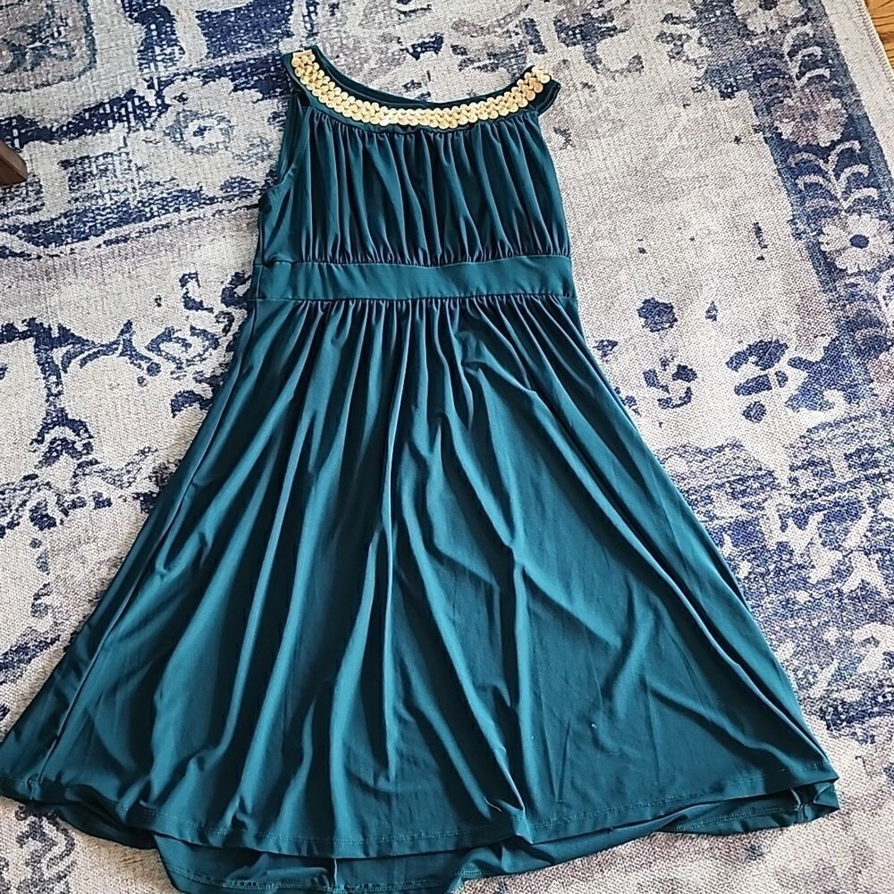NWT Gold Tone Jewel  Neckline Flowy Spandex Blend Sandiva XL